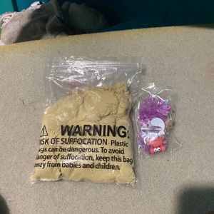 Kinetic sand and sea pieces